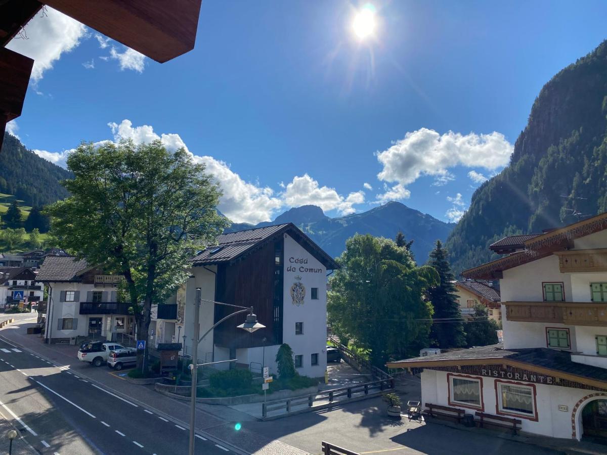 Calore Di Una Casa Di Montagna Campitello di Fassa Kültér fotó